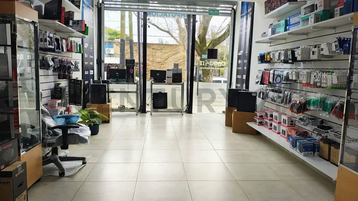 Venta Local Comercial en City Bell - a Una cuadra de cantilo 5