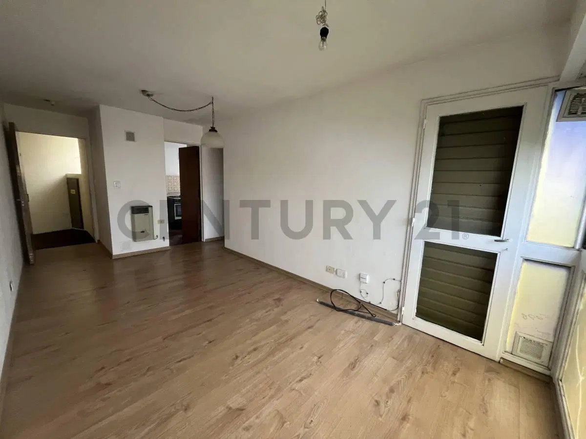 VENTA LUMINOSO DEPTO DE UN DORMITORIO SOBRE DIAG 73 3