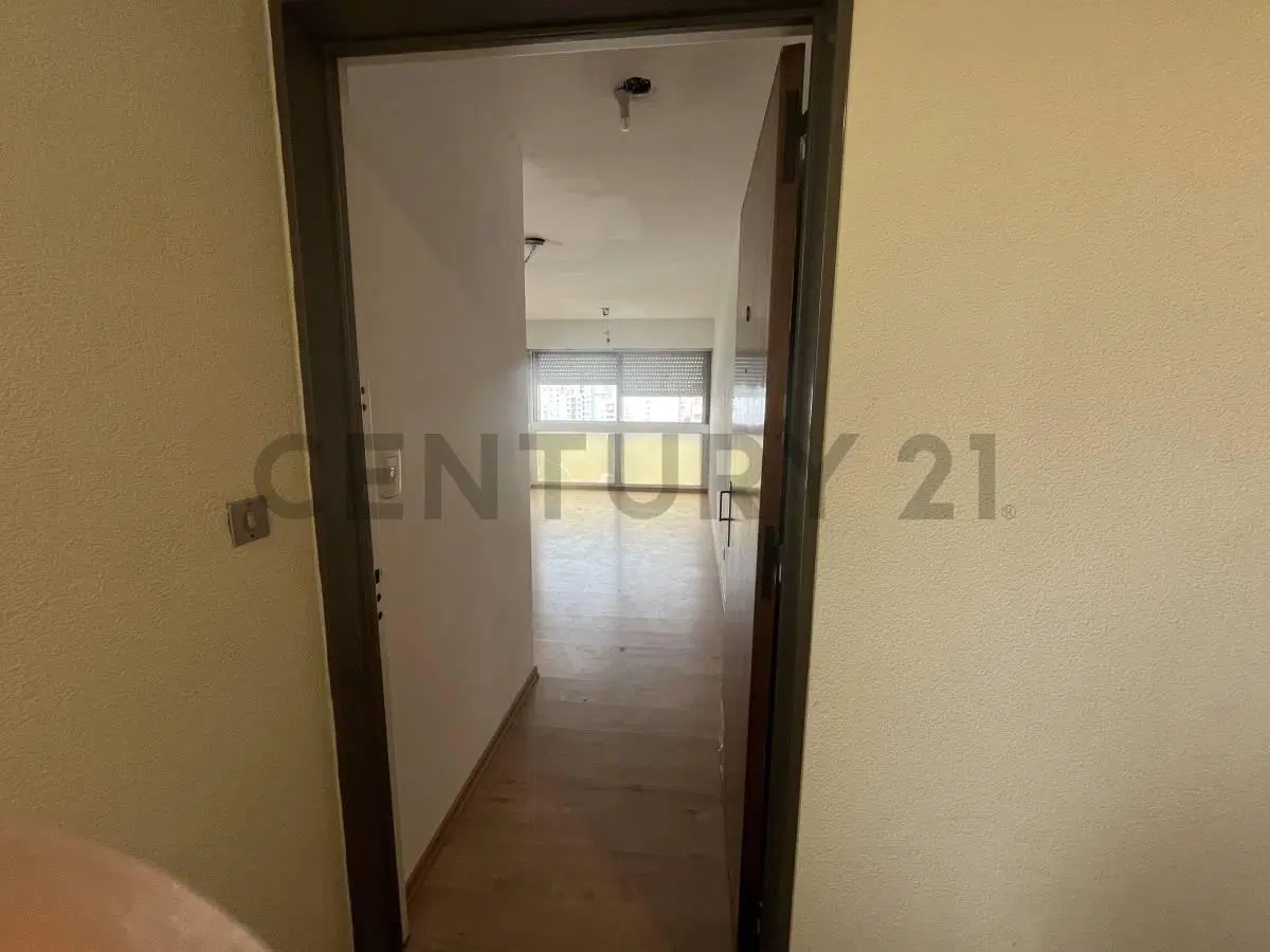 VENTA LUMINOSO DEPTO DE UN DORMITORIO SOBRE DIAG 73 8