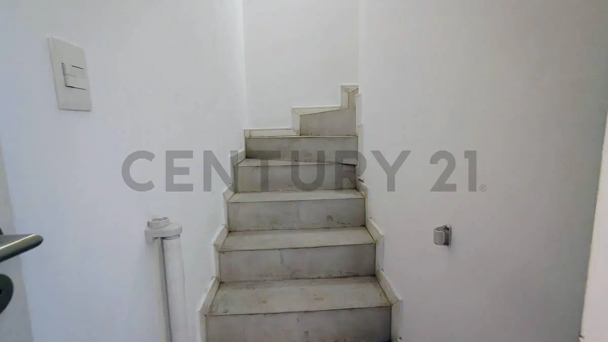 ALQUILER DEPARTAMENTO TIPO DUPLEX, 2 DORMITORIOS CON COCHERA, BALCON CON PARRILLA 5
