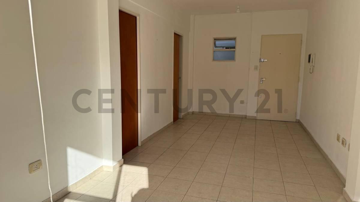 Foto de ALQUILER DEPARTAMENTO 1 DORMI OPCION COCHERA SEMICUBIERTA, imagen 2