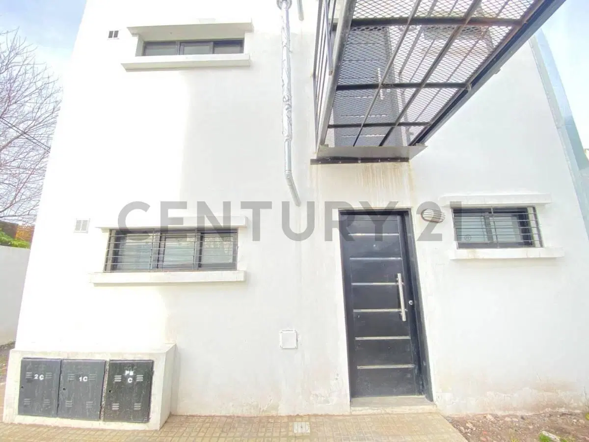 Departamento de 2 dormitorios en Venta en 67 entre 135 y 136 Los Hornos 8