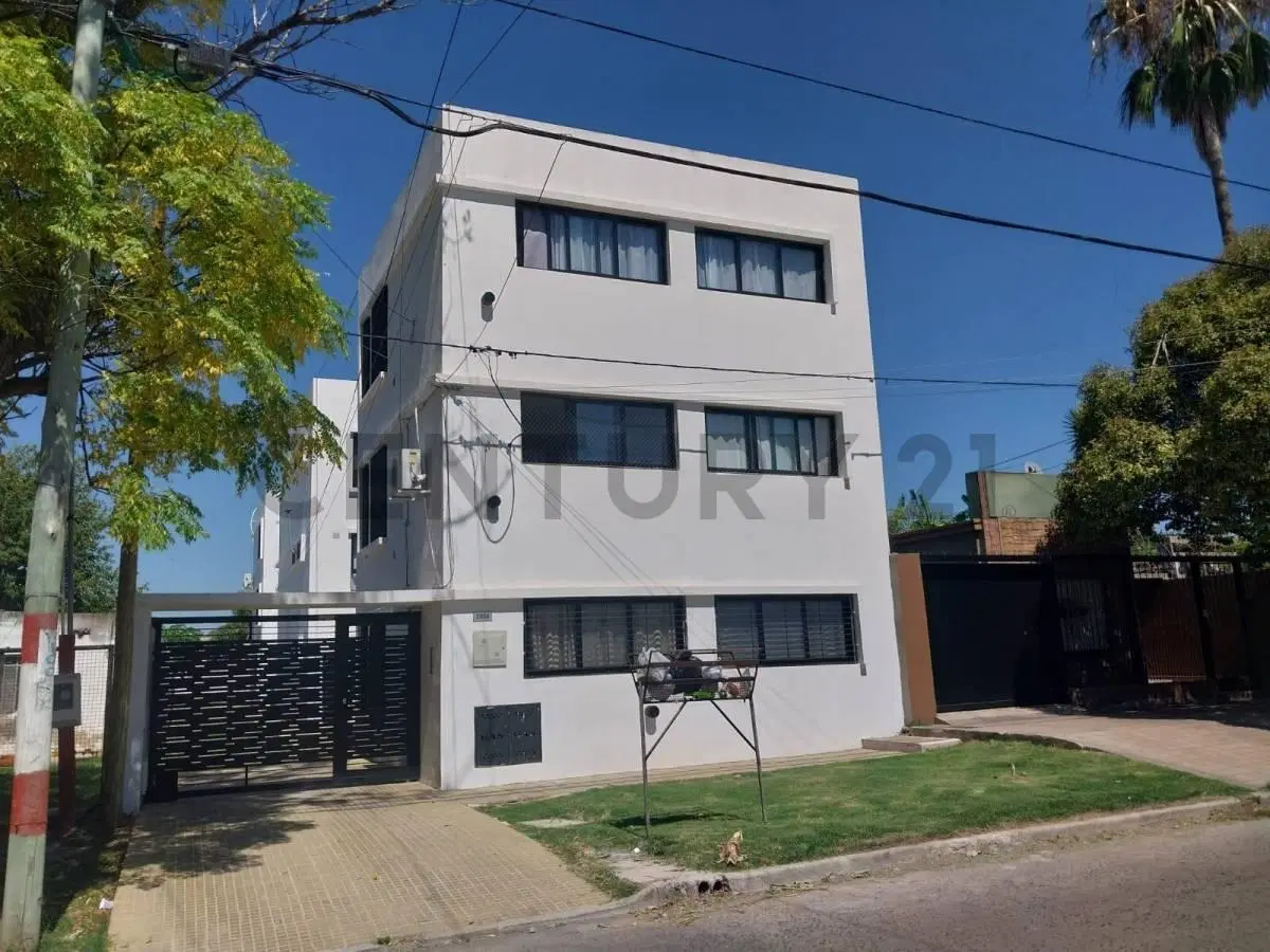 Departamento de 2 dormitorios en Venta en 67 entre 135 y 136 Los Hornos 2