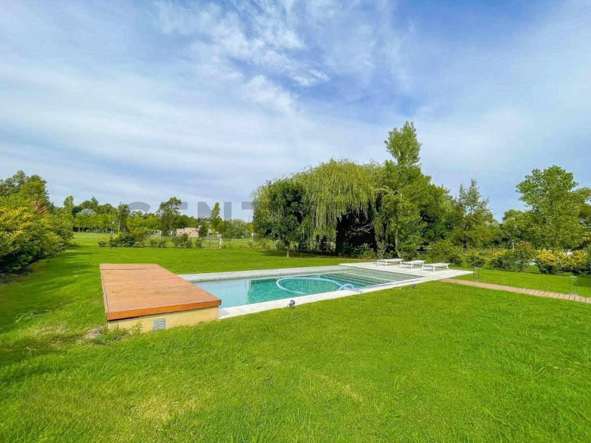 Foto de Casa a la venta de 3 dormitorios, pileta y solarium frente al Lago del, imagen 4