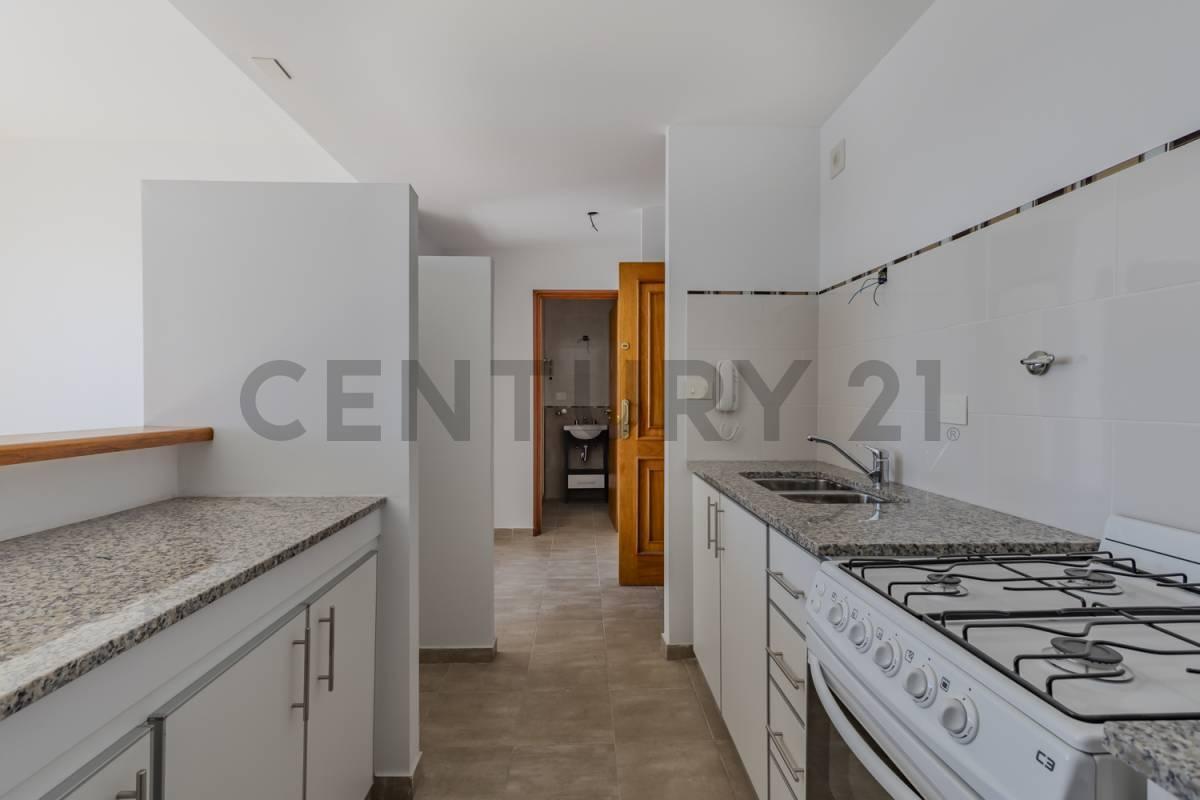 Foto de VENTA DEPARTAMENTO DE 1 DORMITORIO EN COMPLEJO EN LA PLATA, imagen 2