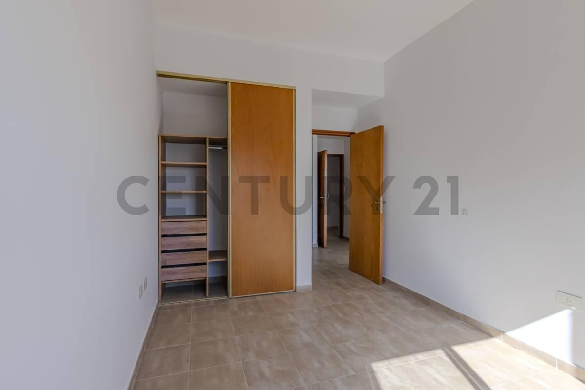 Foto de VENTA DEPARTAMENTO DE 1 DORMITORIO EN COMPLEJO EN LA PLATA, imagen 3