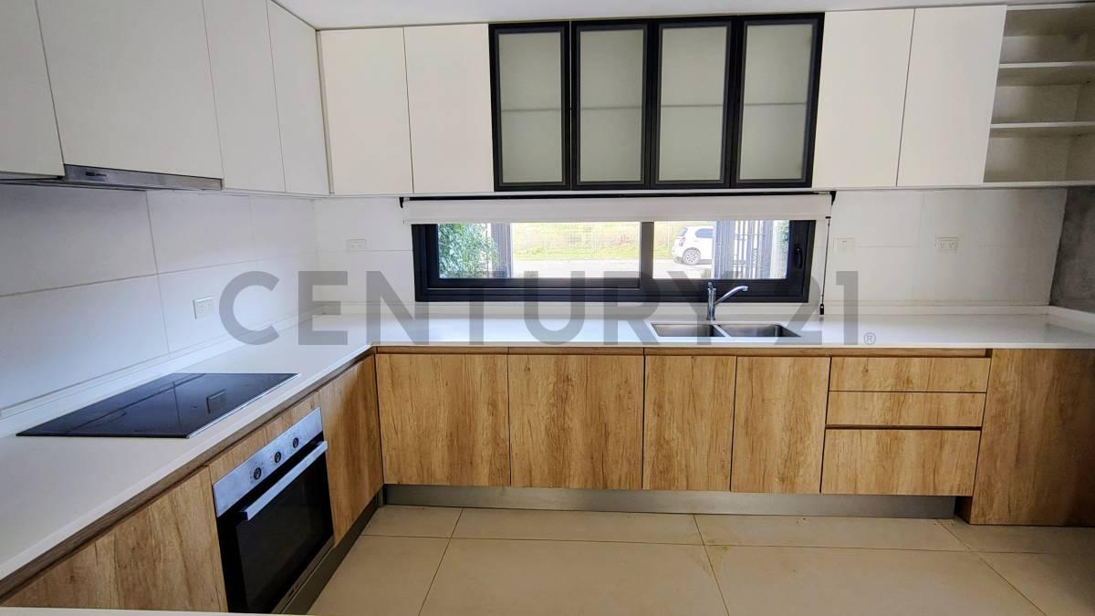 Foto de Casa en ALQUILER 2 dormitorios SIN AMOBLAR en Joaquín Gorina, imagen 4