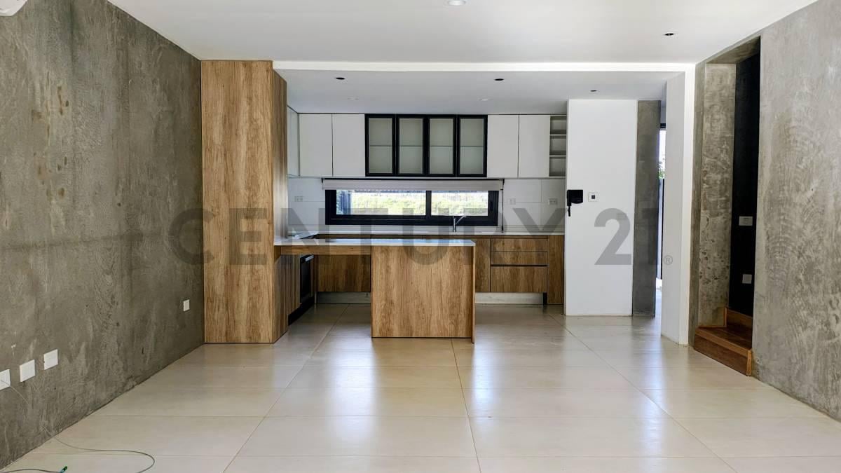 Foto de Casa en ALQUILER 2 dormitorios SIN AMOBLAR en Joaquín Gorina, imagen 2