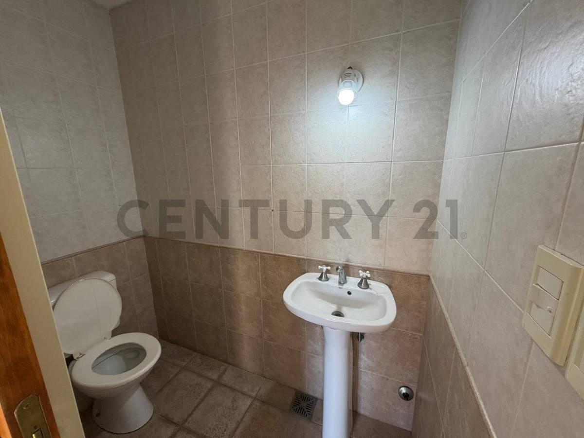 Foto de Oficina o consultorio en Alquiler en Los Hornos, imagen 2