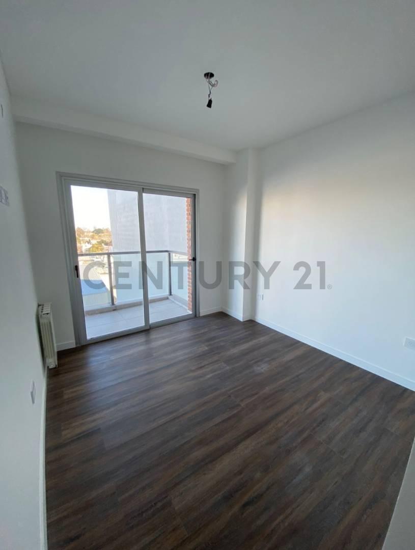 Foto de Departamento 2 dormitorios a la venta en La Plata, imagen 2