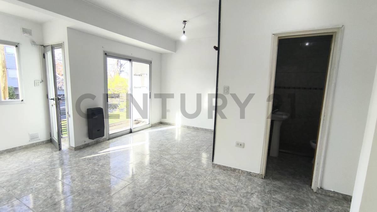 Foto de DEPARTAMENTO MONOAMBIENTE CON BALCÓN EN ALQUILER - Ciudad de La Plata, imagen 2