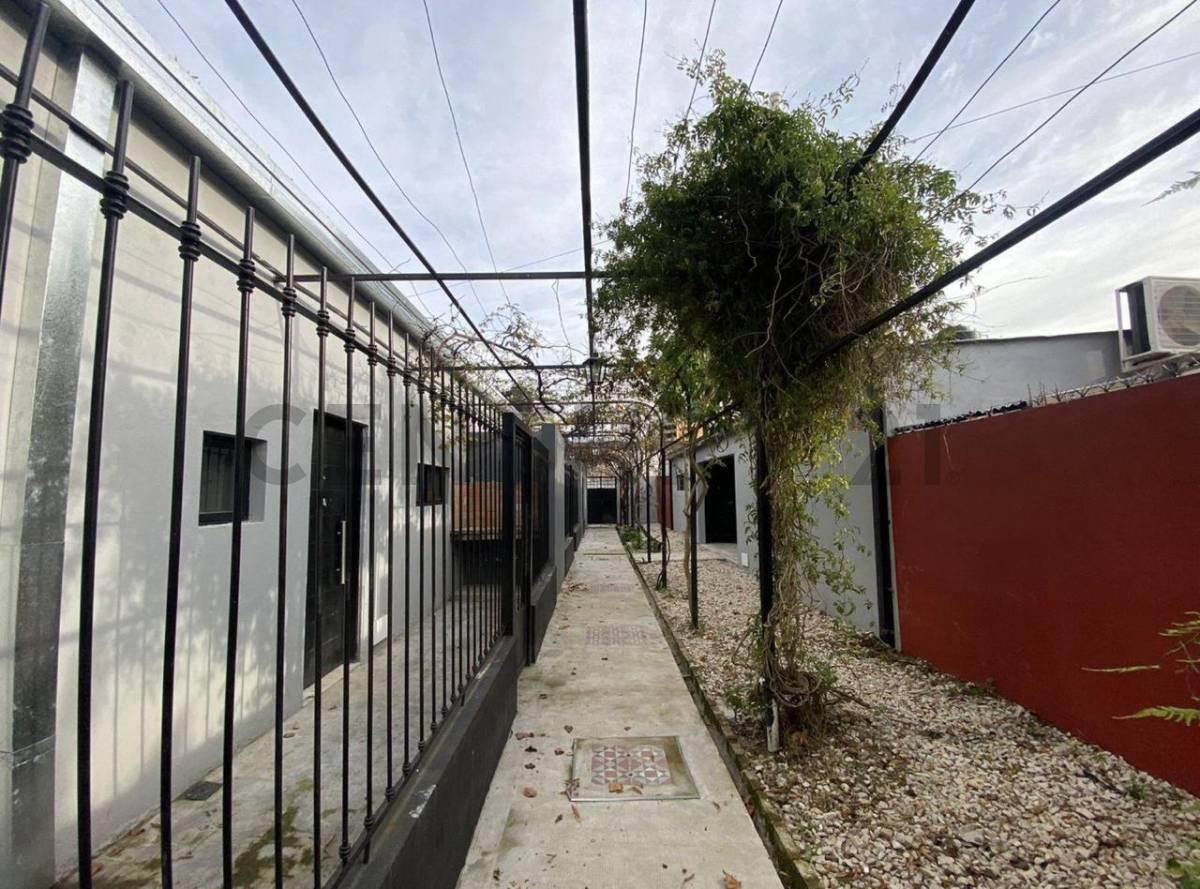 Foto de Monoambiente en alquiler con jardin en La Plata, imagen 5