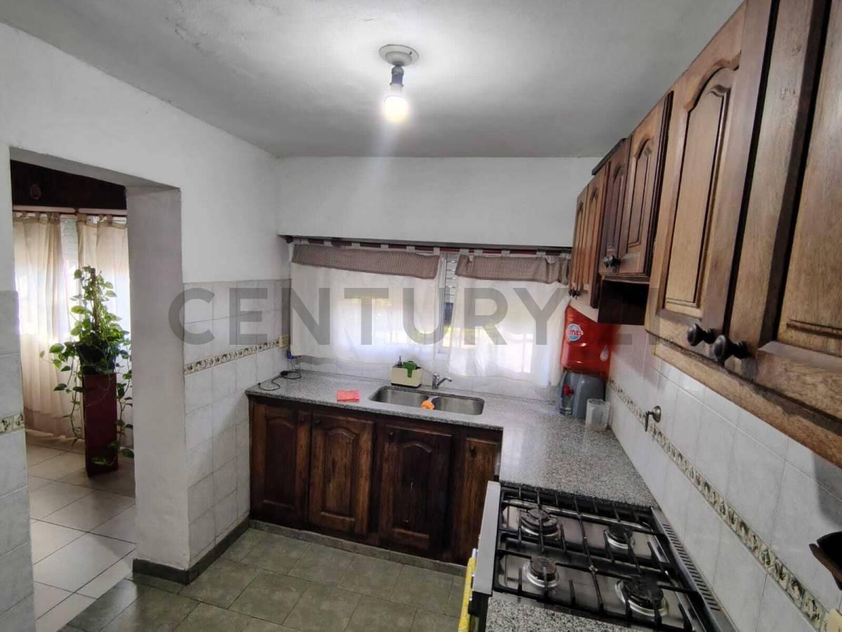 Foto de Casa a la venta 3 dormitorios, en San Carlos, imagen 1
