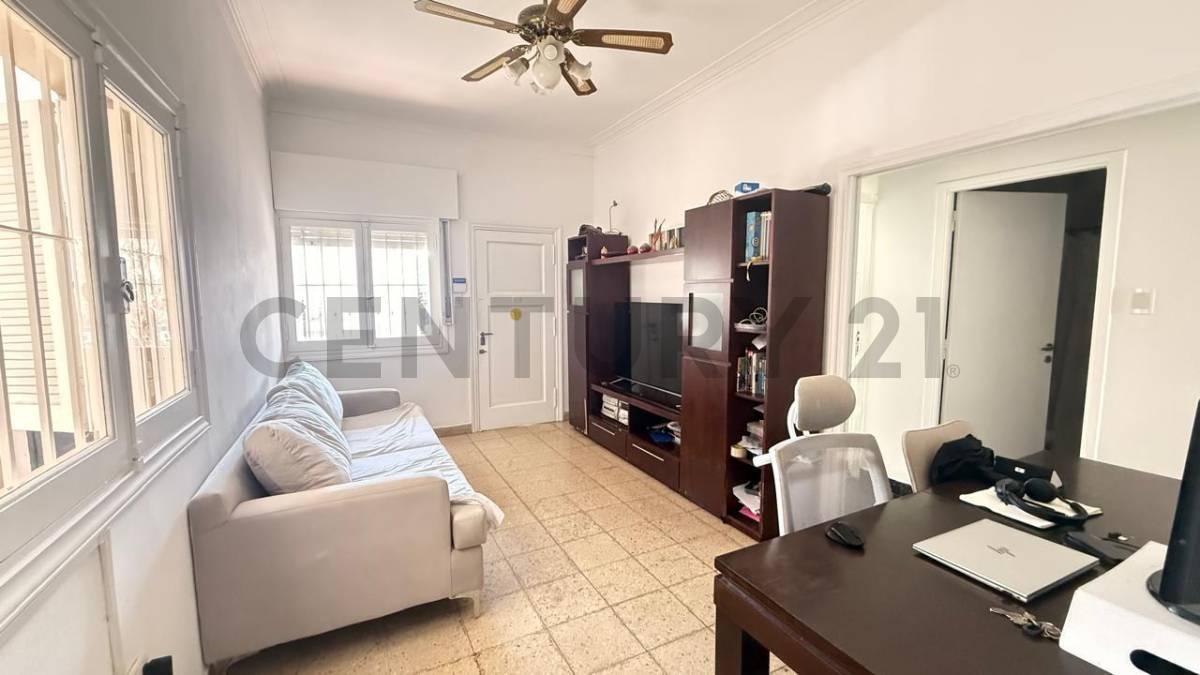 Foto de Casa en Venta de 2 dormitorios, tres ambientes, Tolosa, Buenos Aires., imagen 2