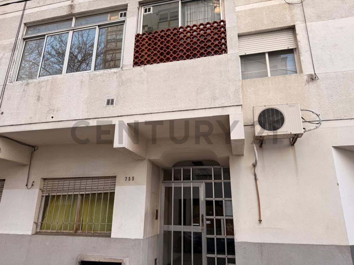 Foto de Departamento en Venta de 3 dormitorios , 5 ambientes, en La plata, imagen 2