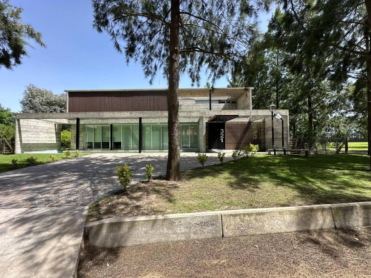 Foto de CASA A LA VENTA EN MIRALAGOS 3 DORMITORIOS, imagen 1