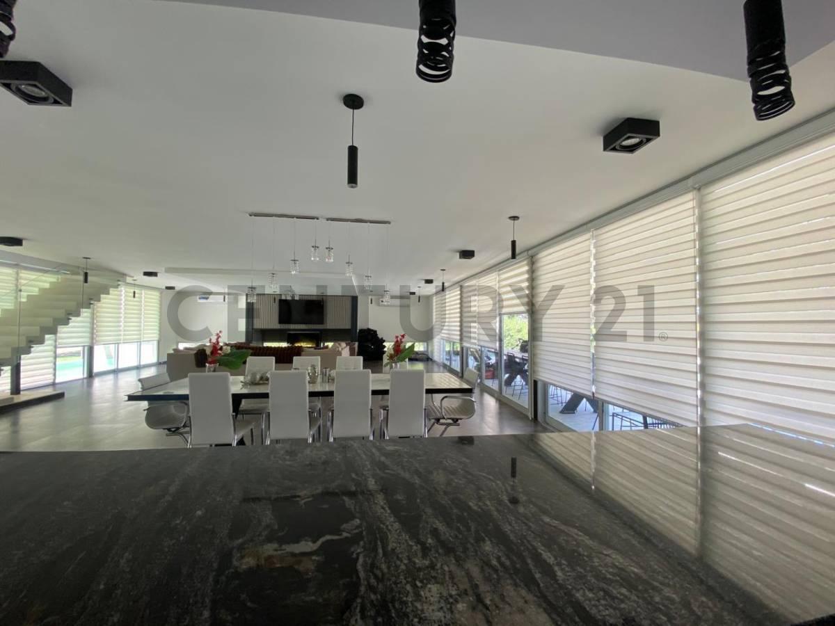 Foto de CASA A LA VENTA EN MIRALAGOS 3 DORMITORIOS, imagen 3