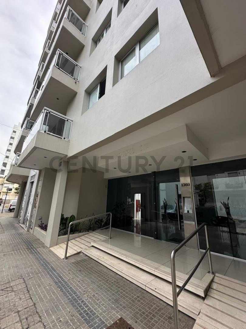 Foto de VENTA DEPARTAMENTO 1 DORMITORIO COCHERA CUBIERTA 3 BAULERAS QUINCHO Y, imagen 3