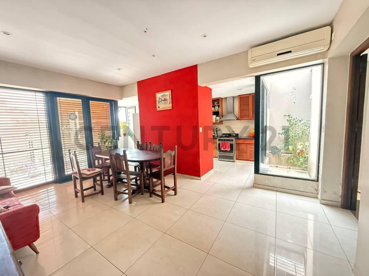 Foto de Casa en Venta de 3 dormitorios y 6 ambientes en ciudad de La plata, imagen 3