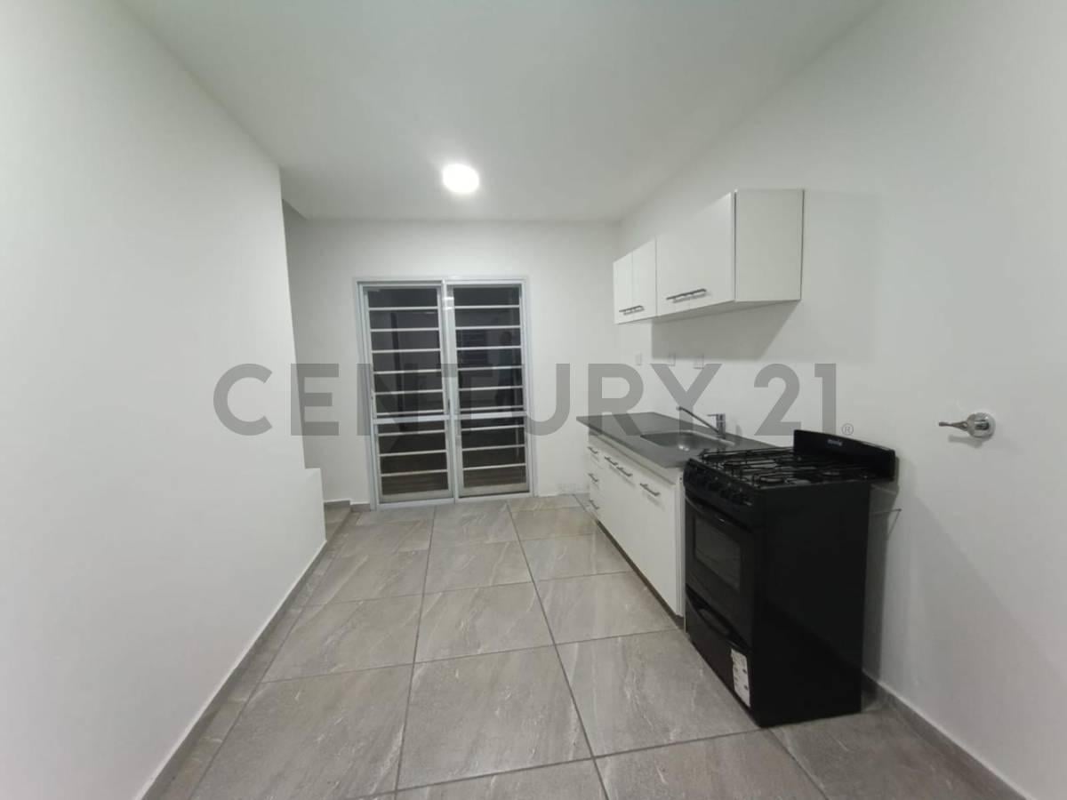 Foto de Dúplex en Venta de dos dormitorios en 70 entre 133 y 134 en Los Hornos, imagen 1