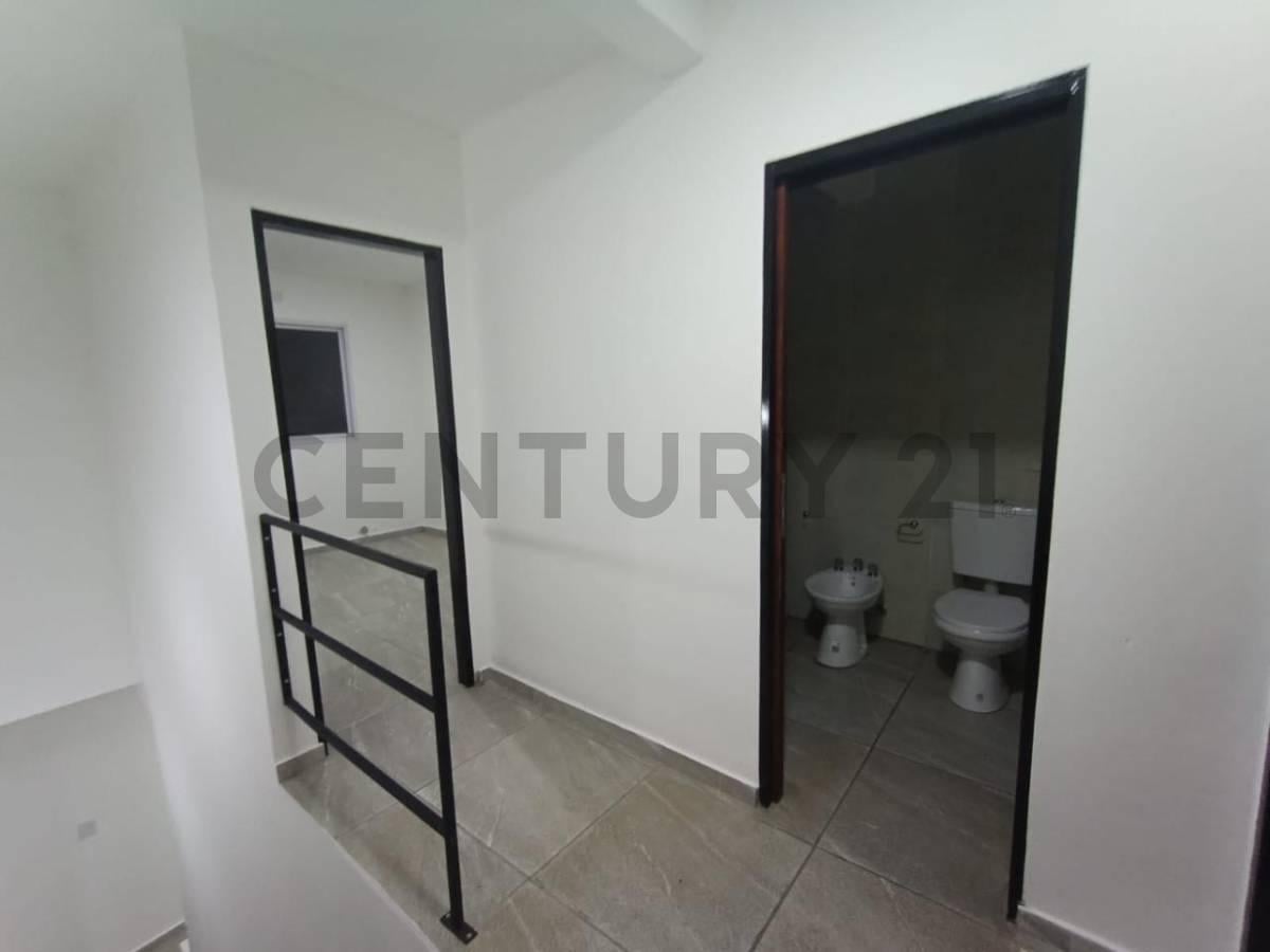 Foto de Dúplex en Venta de dos dormitorios en 70 entre 133 y 134 en Los Hornos, imagen 5