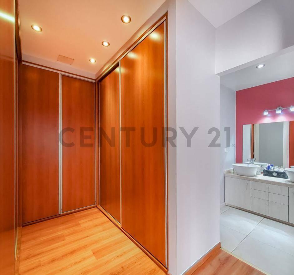 Foto de Venta de casa 3 dormitorios, pileta , parrilla barrio Don Carlos, imagen 3