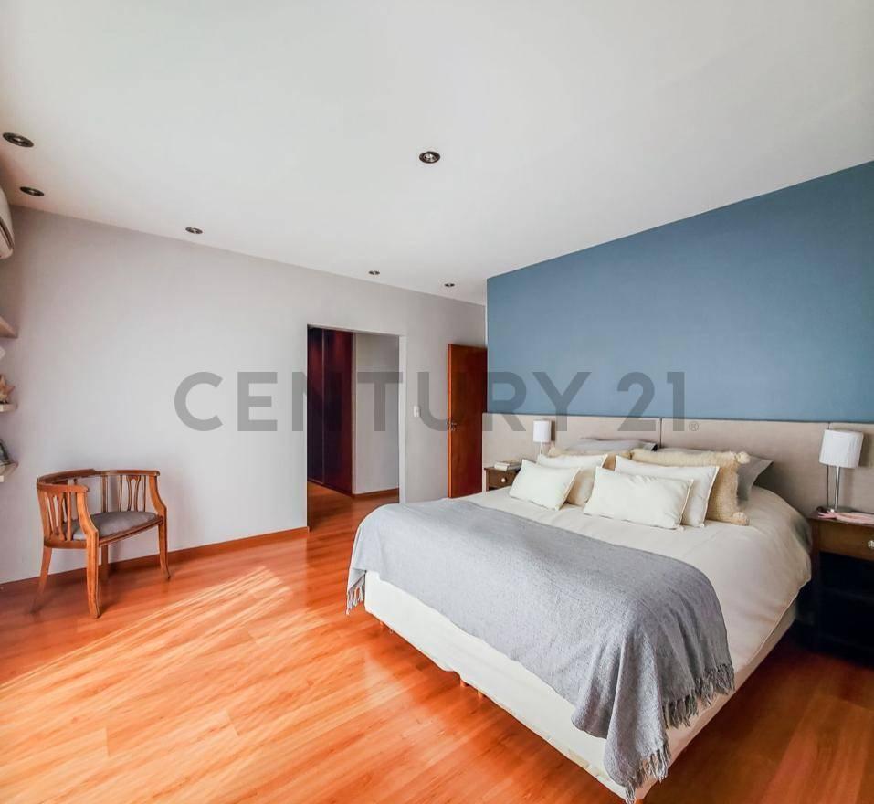 Foto de Venta de casa 3 dormitorios, pileta , parrilla barrio Don Carlos, imagen 1