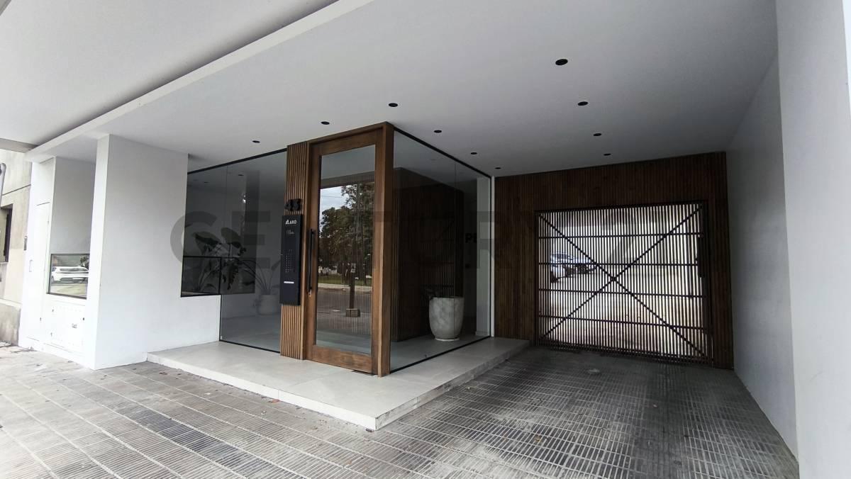 Foto de Departamento de 1 dormitorio FRENTE a PLAZA en ALQUILER, imagen 2