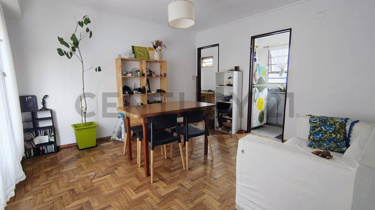 Foto de PH en venta 2 dormitorios - 2do piso por escalera - 67 e/ 9 y 10, imagen 4