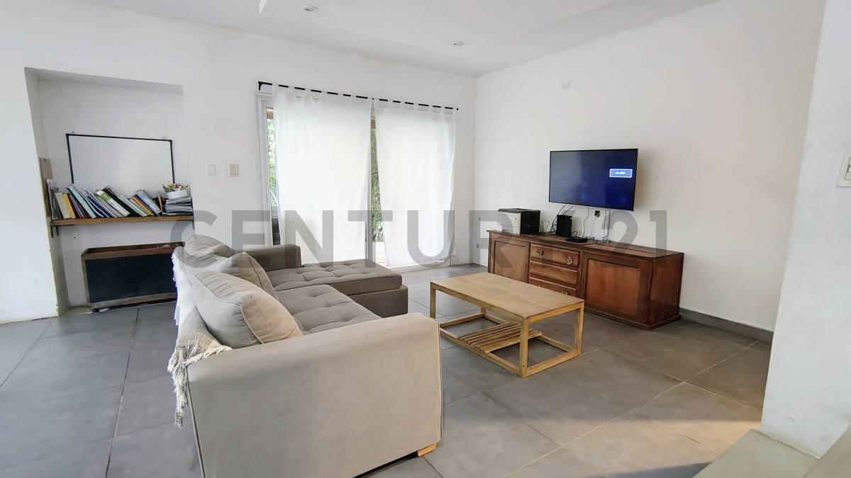Foto de Casa 2 dormitorios con pileta en venta en Arturo Segui, imagen 3