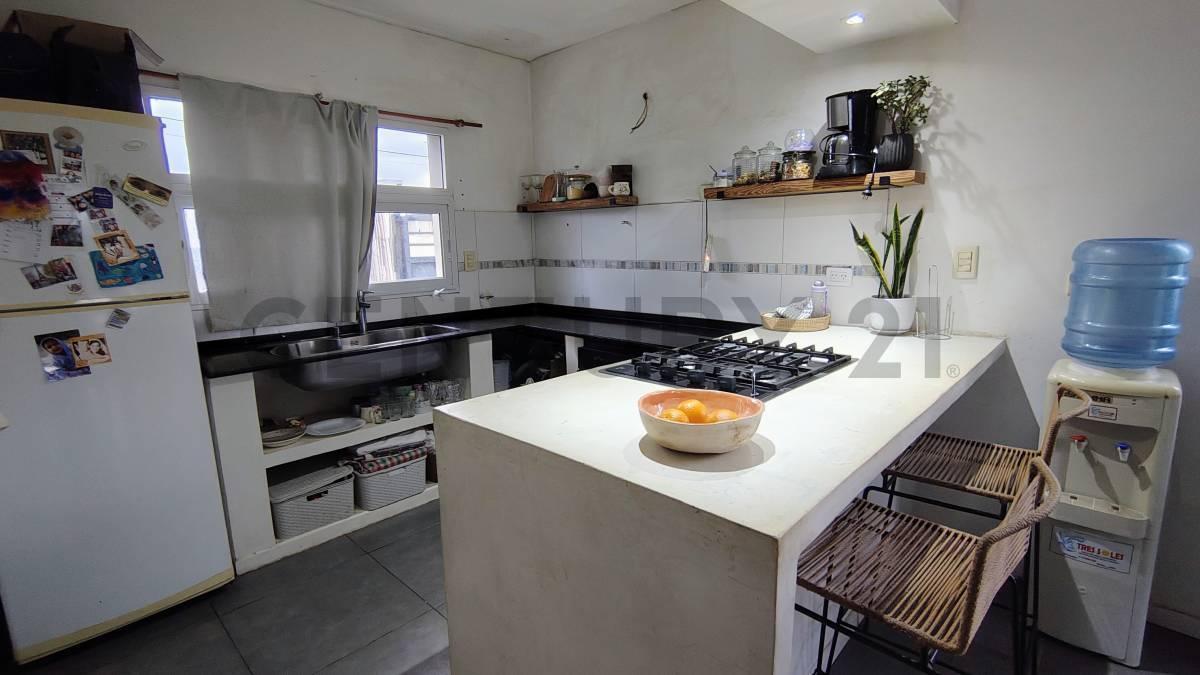 Foto de Casa 2 dormitorios con pileta en venta en Arturo Segui, imagen 4