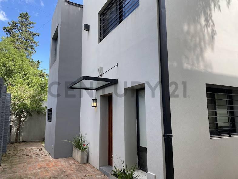 Foto de Casa 3 dormitorios a la venta en City bell, imagen 2
