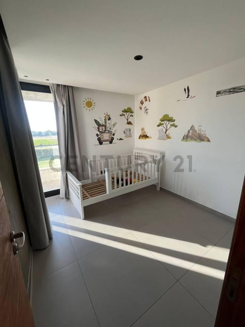 Foto de Casa de categoria 4 dormitorios en venta en Barrio abierto Don Guido, imagen 3
