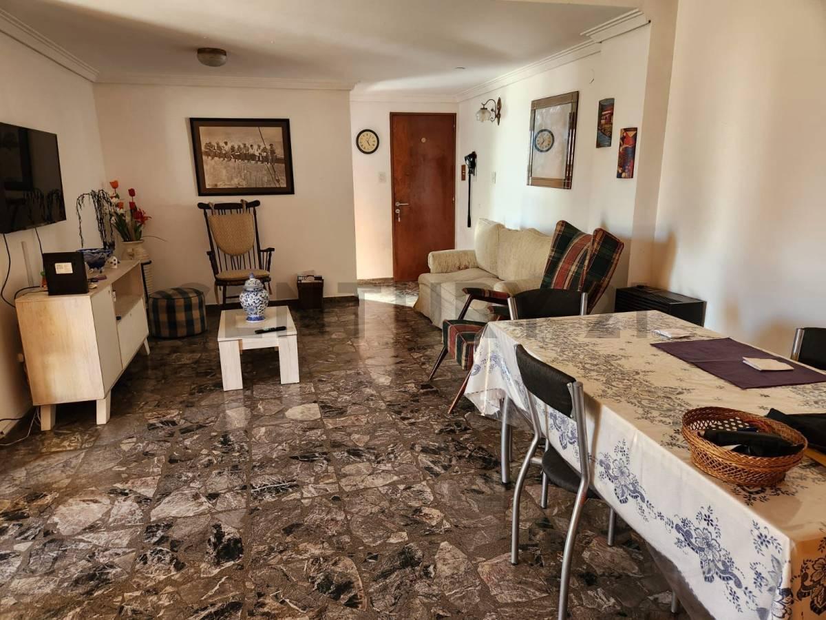 Foto de Departamento de 3 dormitorios con balcón y cochera en venta en La Plata, imagen 3