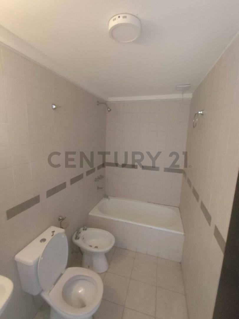 Foto de Departamento de 1 dormitorio en venta en La Plata apto banco, imagen 2