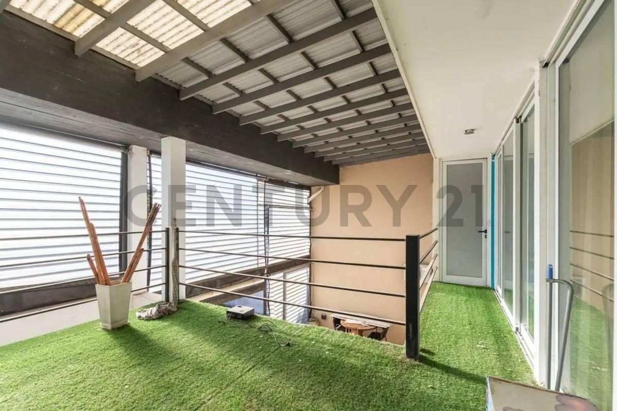 Foto de CASA 3 DORMITORIOS A LA VENTA CON COCHERA DOBLE Y PILETA, EN LA PLATA, imagen 5