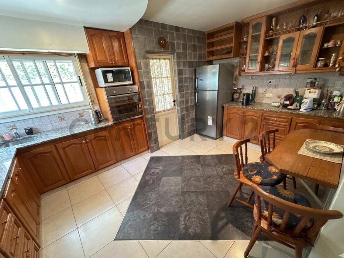 Foto de Casa a la venta 3 dormitorios, quincho y pileta en La plata, imagen 3