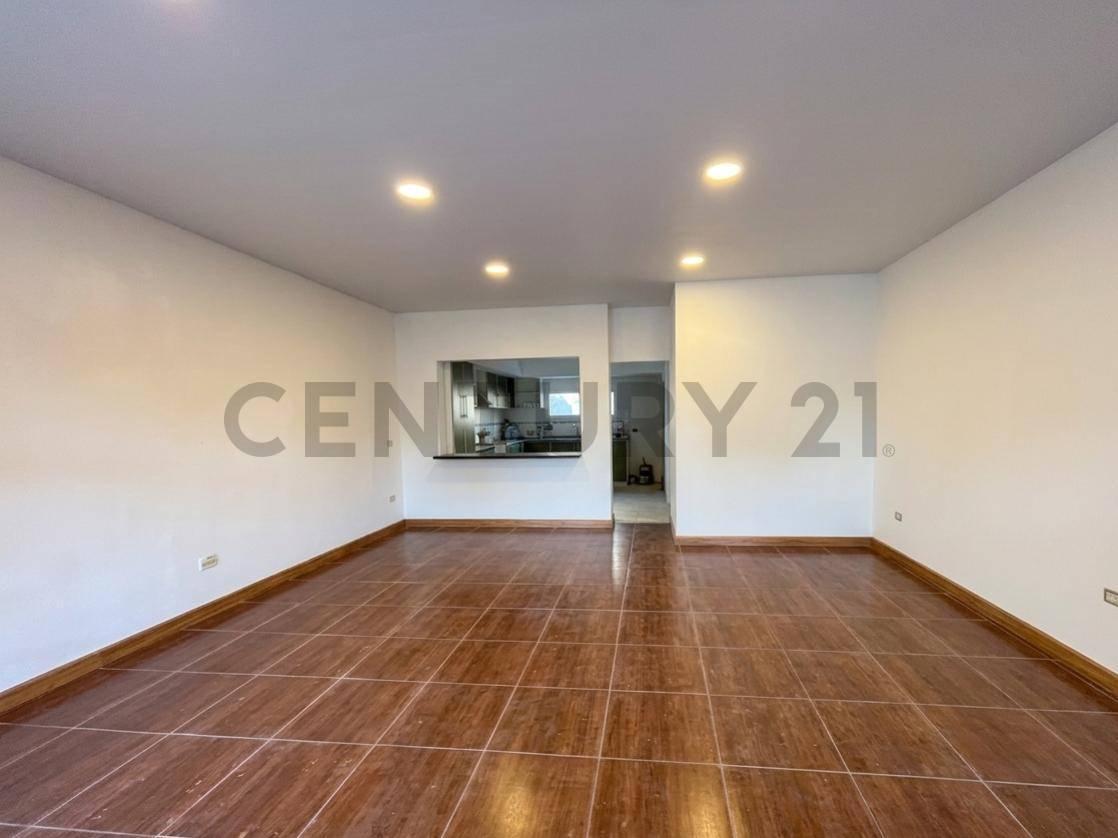 Foto de Casa 3 dormitorios a la venta en La plata, imagen 5