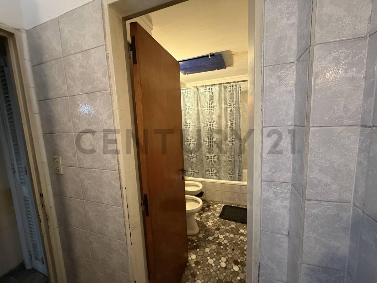 Foto de PH TIPO CASA de 2 dormitorios en Venta en La Plata, imagen 2