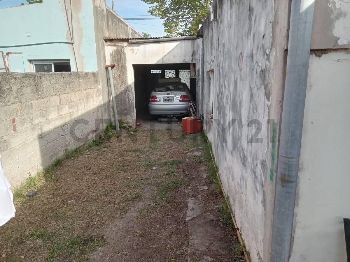Foto de Casa a refaccionar en Venta en Verónica, imagen 4