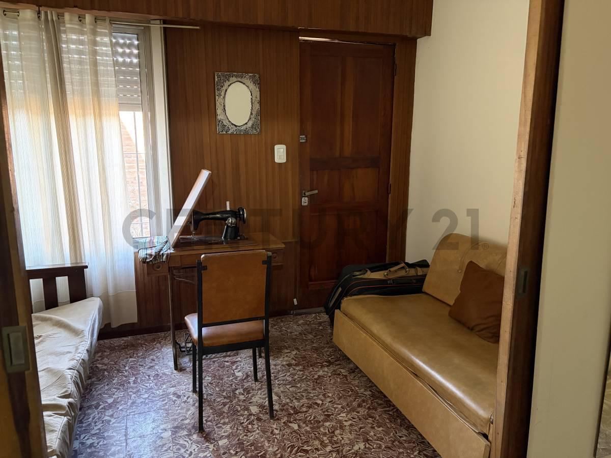 Foto de PH TIPO CASA de 2 dormitorios en Venta en La Plata, imagen 2