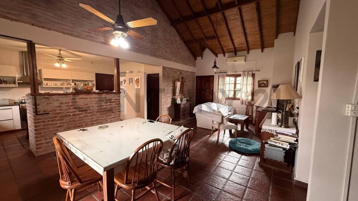 Foto de Casa en Venta de 3 dormitorios, en Villa Elisa , La Plata, Buenos Aires., imagen 2