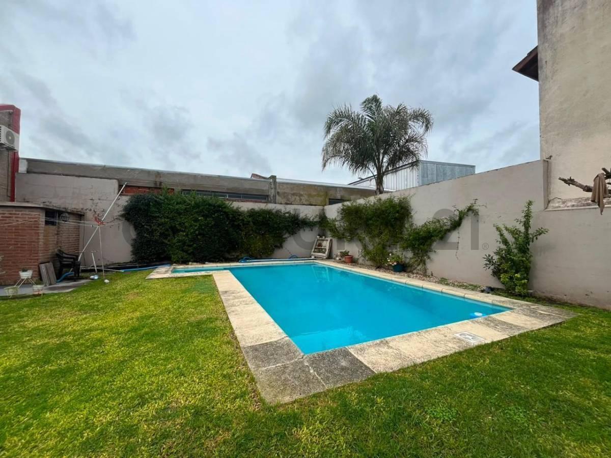 Foto de Casa en Venta de 3 dormitorios, en Villa Elisa , La Plata, Buenos Aires., imagen 1