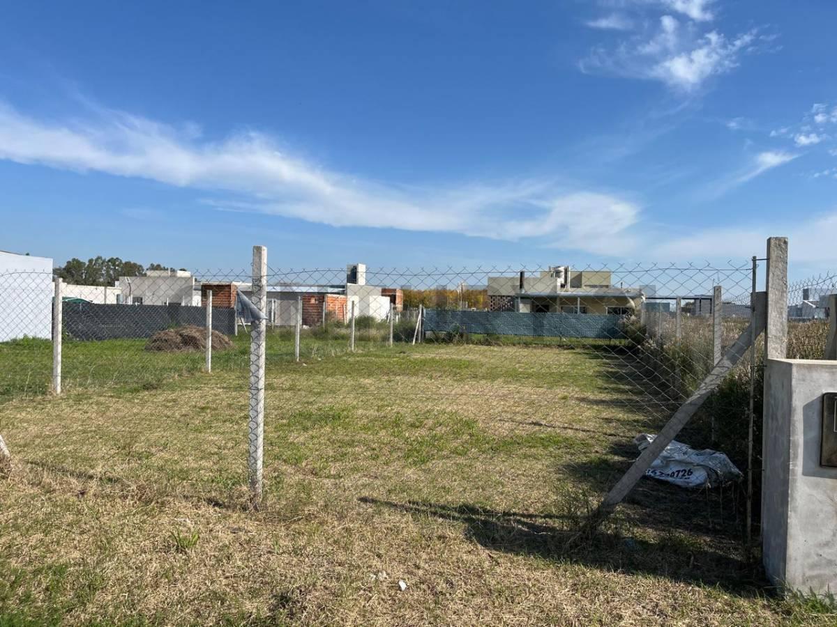 Foto de Terreno en Venta ubicado en el Barrio Lomas de Arana, La Plata, imagen 1