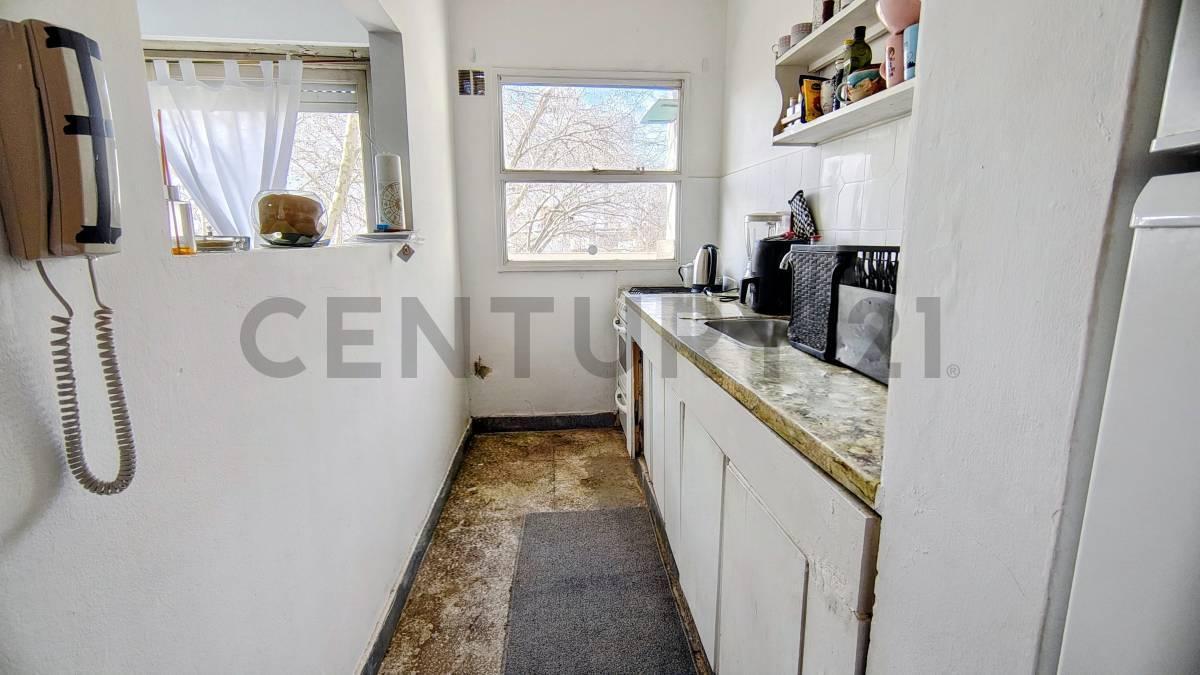 Foto de Departamento en venta 1 dormitorio, 2 balcones, a refaccionar 44, imagen 3