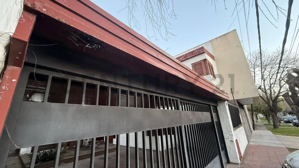 Foto de Casa a la Venta de 4 dormitorios, en La Plata, provincia Buenos Aires, imagen 1