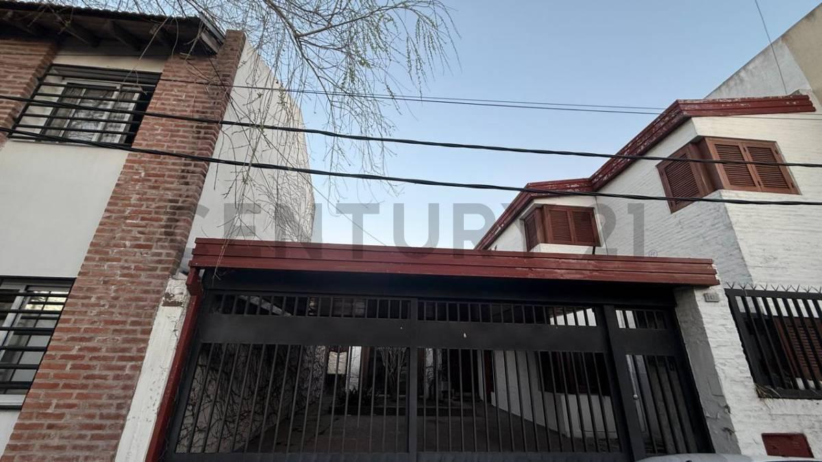 Foto de Casa a la Venta de 4 dormitorios, en La Plata, provincia Buenos Aires, imagen 4