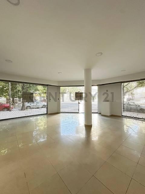 Foto de LOCAL COMERCIAL EN VENTA CON DEPOSITO EN LA PLATA, imagen 4