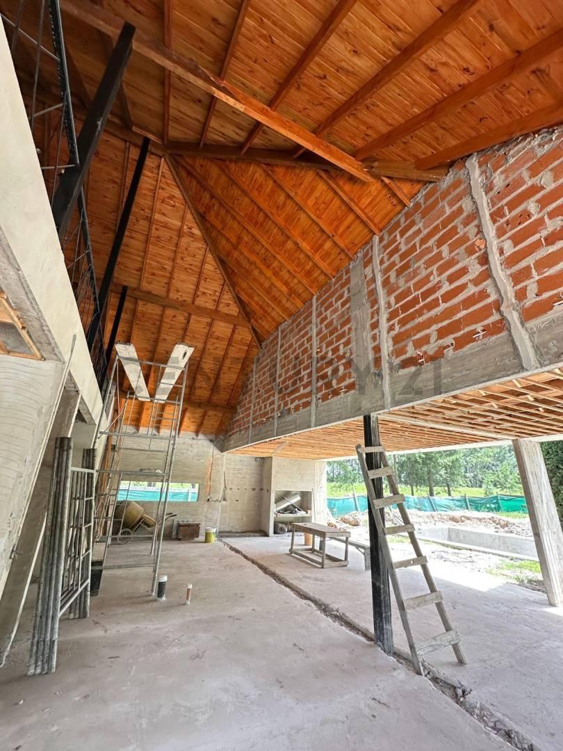 Foto de CASA DE 3 DORMITORIOS A LA VENTA EN MIRALAGOS, imagen 2