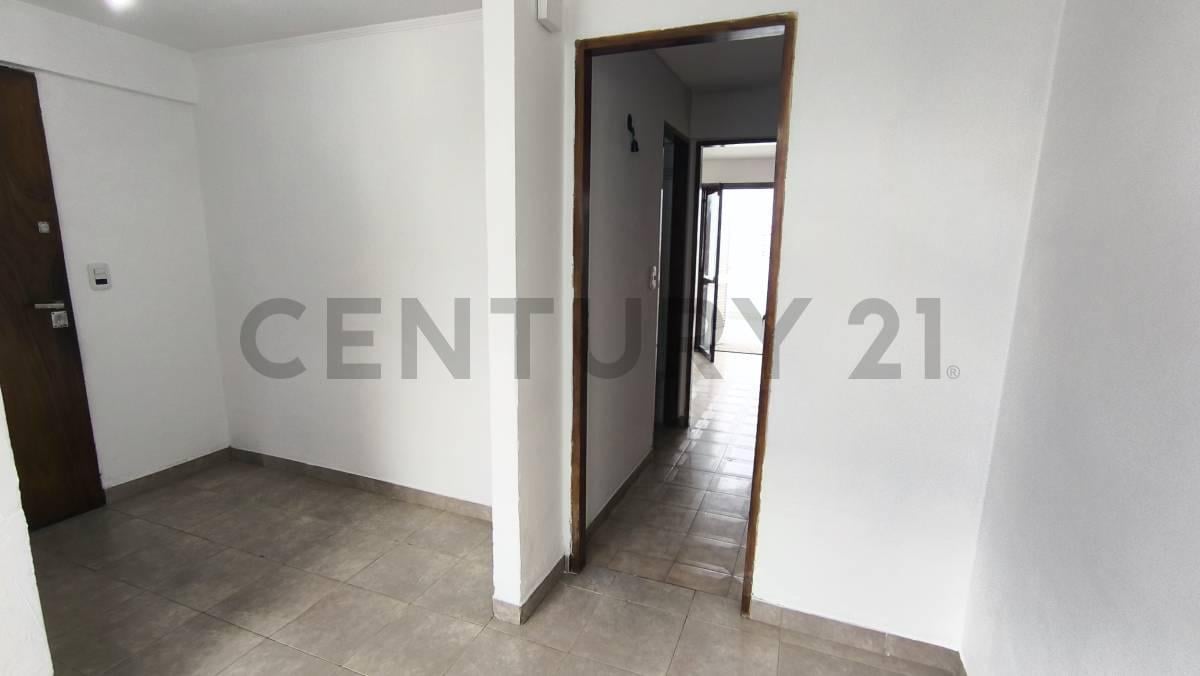 Foto de DEPARTAMENTO 1 DORMITORIO CON TERRAZA EN ALQUILER - Ciudad de La Plata, imagen 2